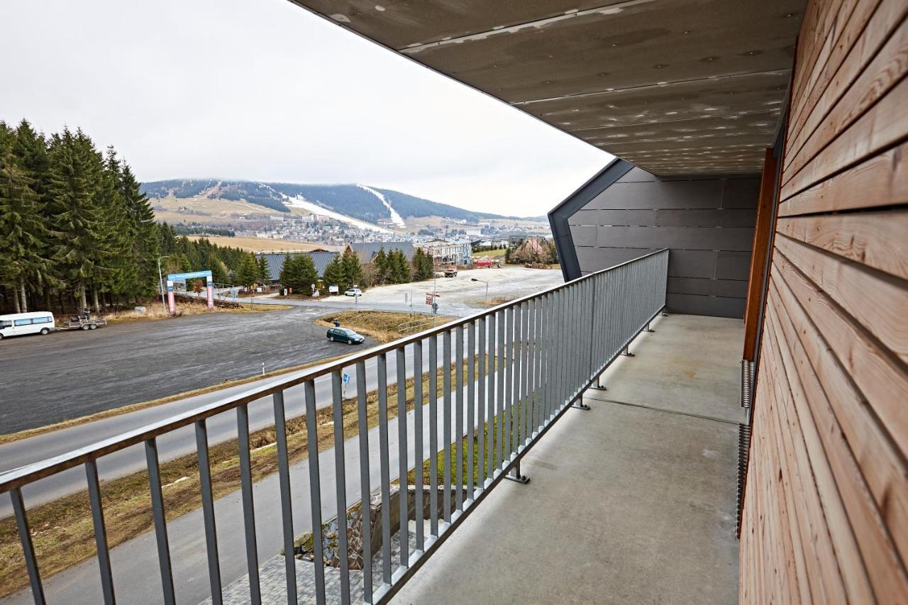 Mountain Apartments Klinovec Hexagon Loučná pod Klínovcem Dış mekan fotoğraf
